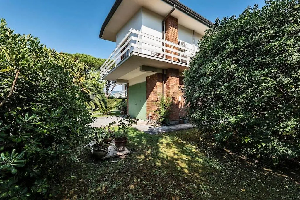 Quiete Villa,Exclusive Garden In Форте-деи-Марми 0*,