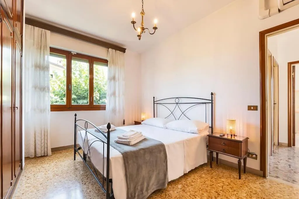 Дом отдыха Quiete Villa,Exclusive Garden In Форте-деи-Марми