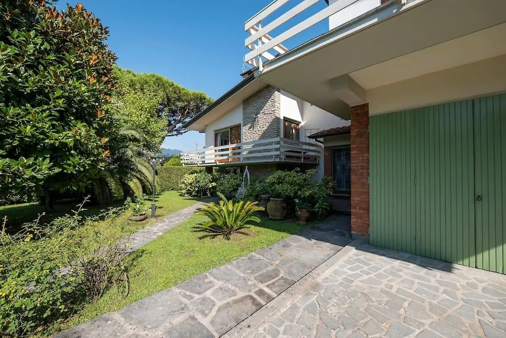 Quiete Villa,Exclusive Garden In Форте-деи-Марми 0*,  Италия