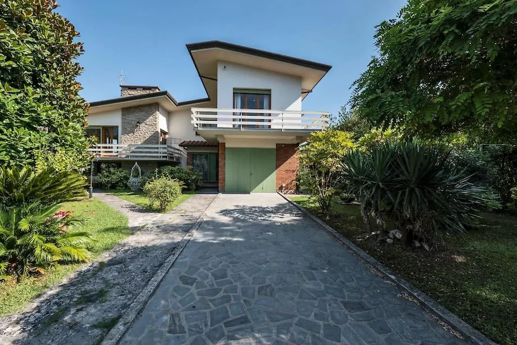 Quiete Villa,Exclusive Garden In Forte Dei Marmi Holiday home